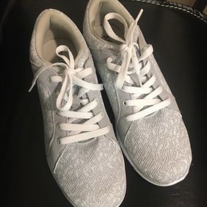 *JUSTFAB*NEW*WOMENS*SIZE 9*TENNIS SHOES*SILVER/GREY/WHITE*LACE LOOK*NEVER WORN